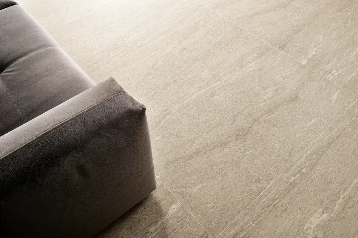 Gres Coem DUALMOOD STONE efekt beton, kamień - aranzacja w eleganckiej lazience