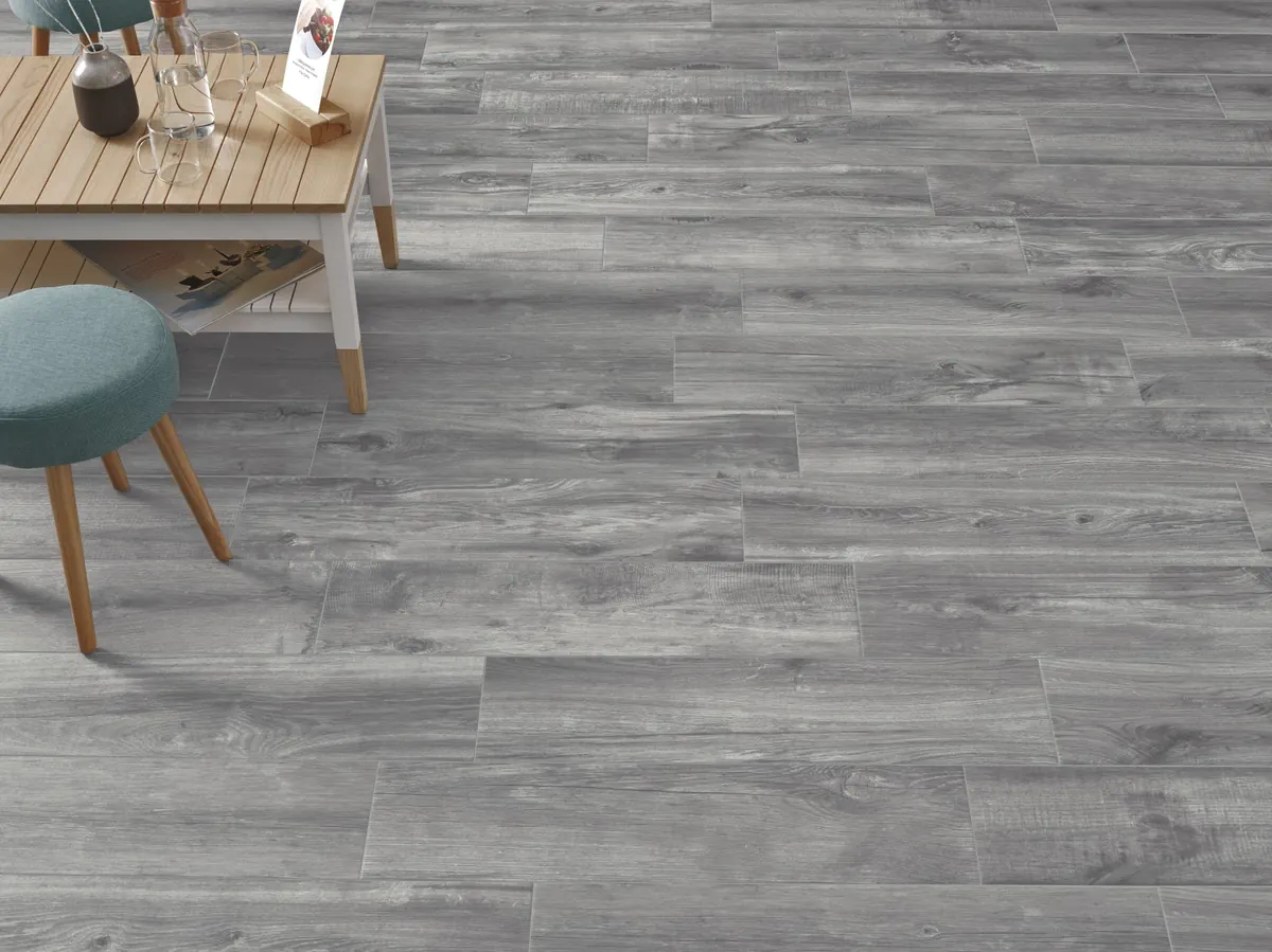 Gres Colorker NORDEN efekt drewno - aranzacja w eleganckiej lazience