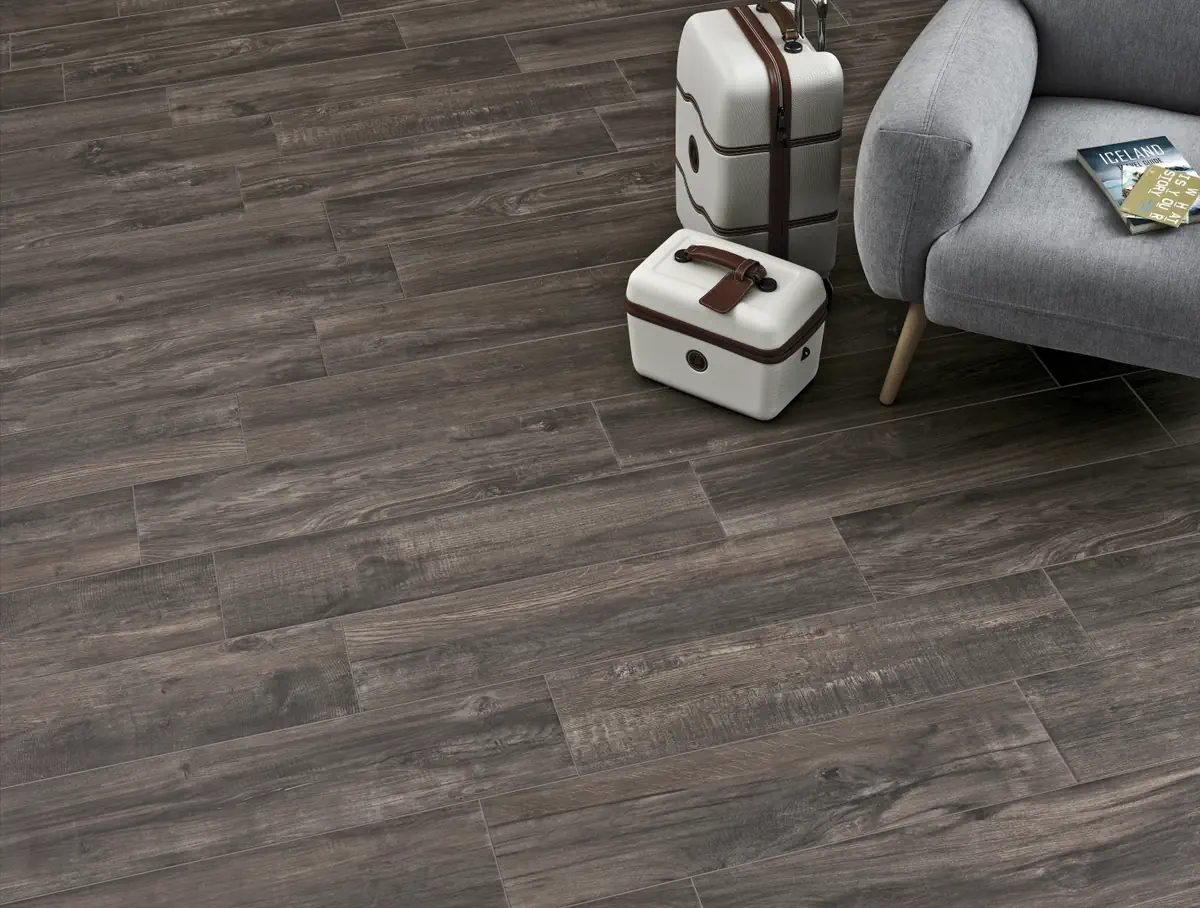 Gres Colorker NORDEN efekt drewno - aranzacja w eleganckiej lazience