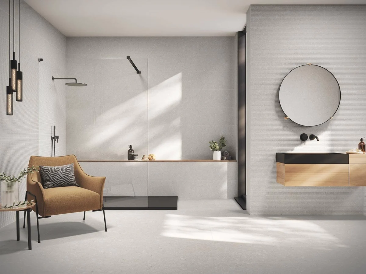 Gres Colorker PACIFIC efekt beton - aranzacja w przestronnym holu