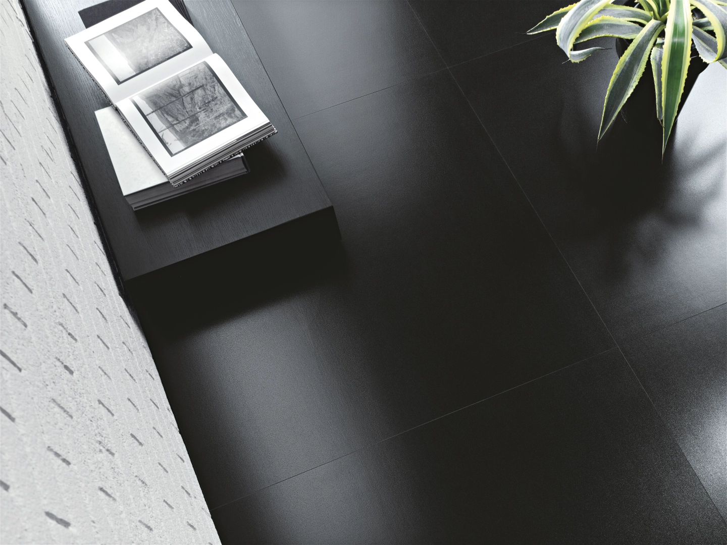 Gres Cotto D'este BLACK-WHITE efekt kamień - aranzacja w eleganckiej lazience