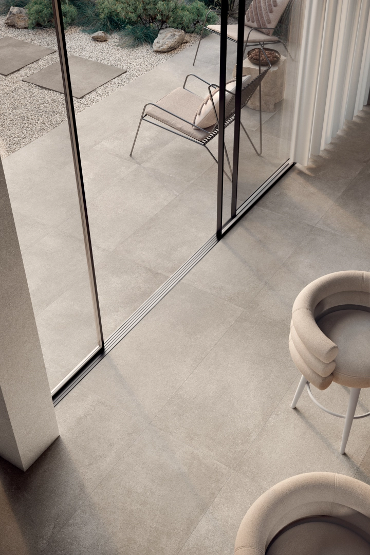 Gres Cotto D'este ARKETIPO efekt beton - aranzacja w nowoczesnym salonie