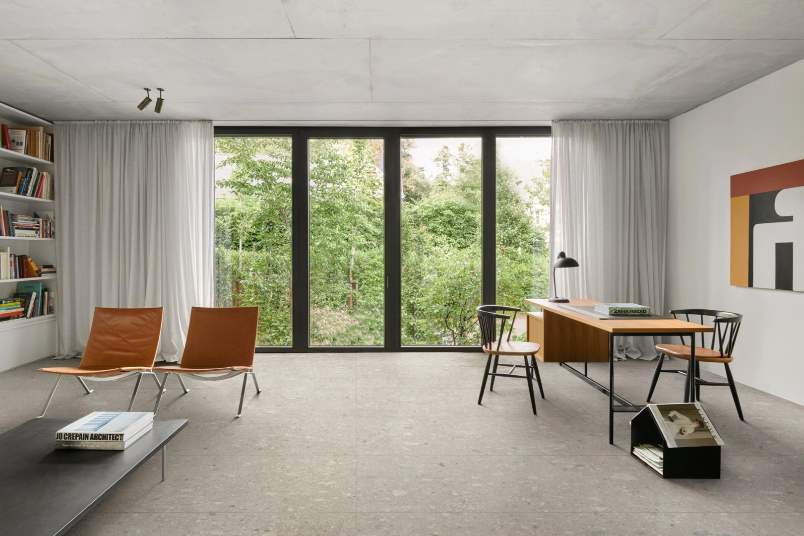 Gres Marazzi Mystone Ceppo DI Gre efekt terrazzo w nowoczesnym salonie