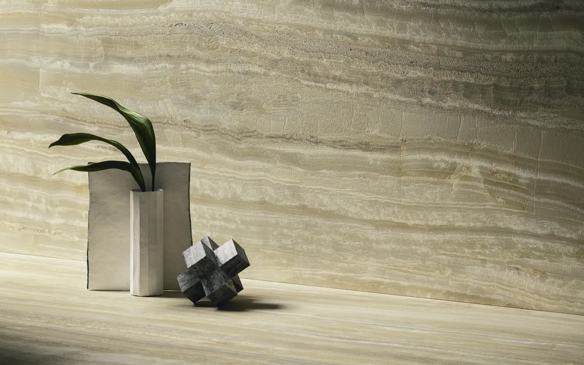 Gres Delconca MARBLE EDITION efekt kamień, marmur - aranzacja w przestronnym holu