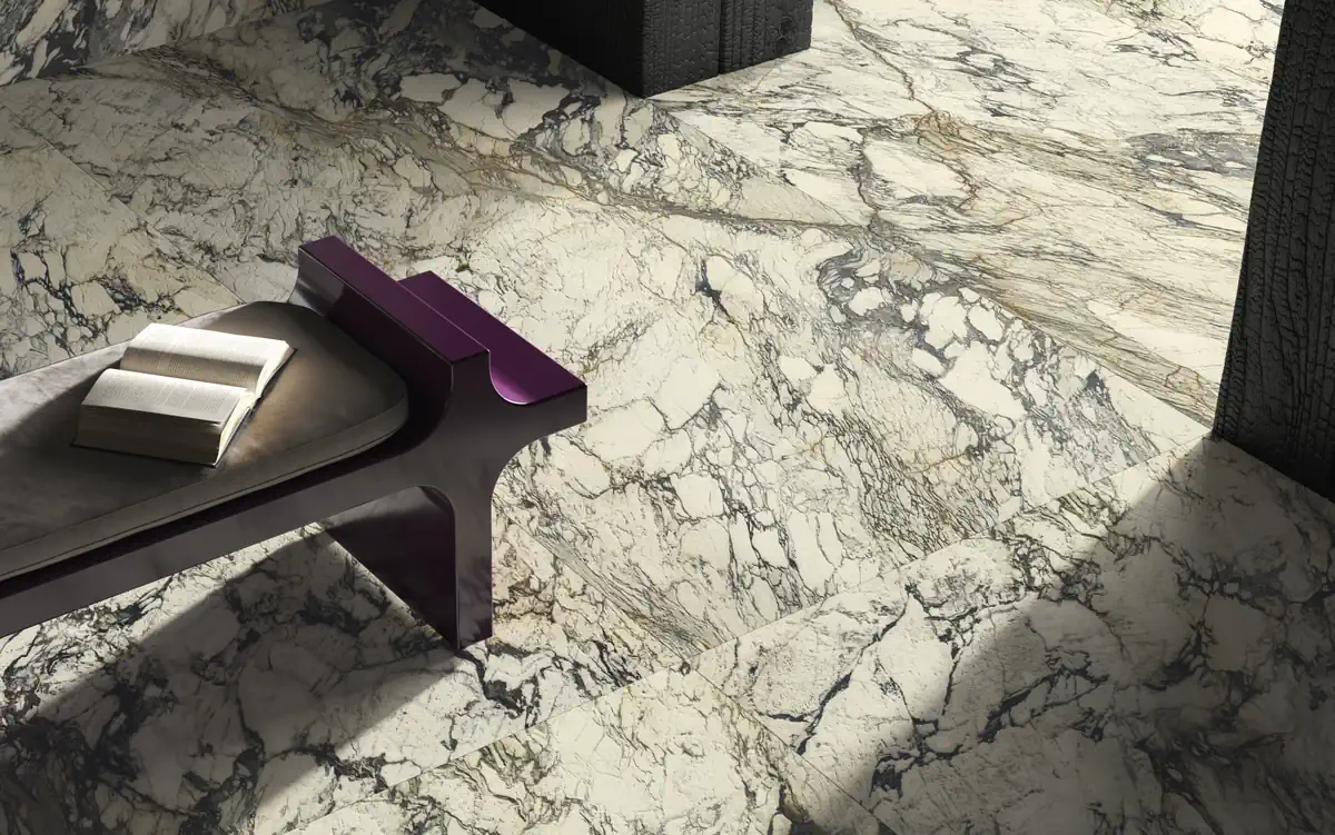 Gres Delconca MARBLE EDITION efekt kamień, marmur - aranzacja w strefie dziennej z duzymi przeszkleniami