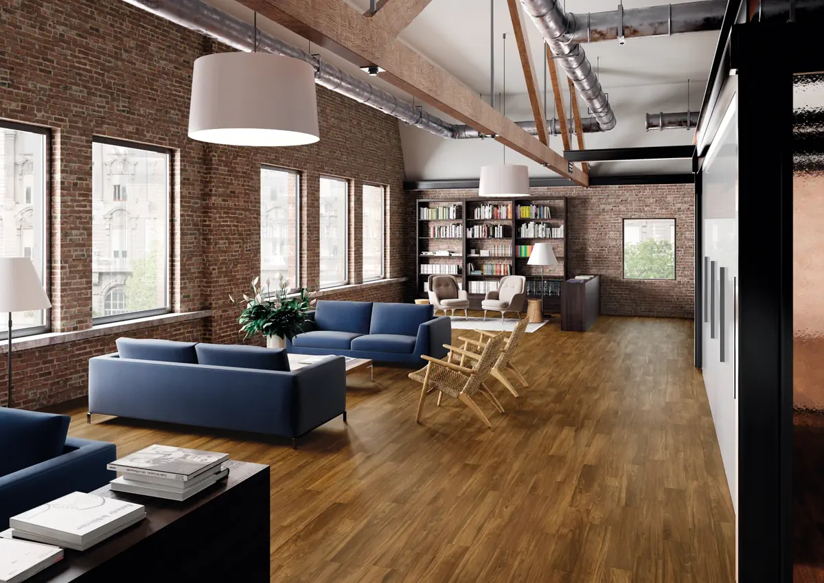 Gres Emil SLEEK WOOD efekt drewno - aranzacja w korytarzu z naturalnym swiatlem
