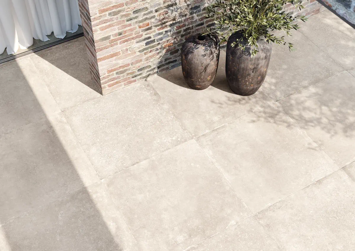 Gres Emil EVER-STONE efekt kamień - aranzacja w przestronnym holu