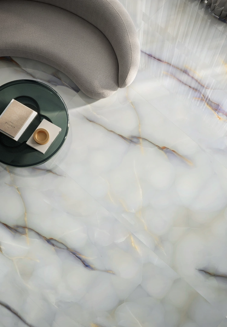 Gres Emil TELE DI MARMO PURE ONYX efekt marmur - aranzacja w elewacji domu