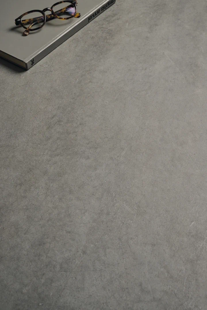Gres Emil FABRIKA efekt beton - aranzacja w elewacji domu
