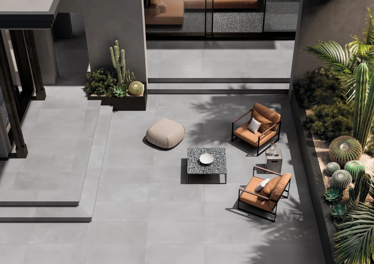 Gres Ergon MEDLEY efekt terrazzo - aranzacja w przestronnym holu