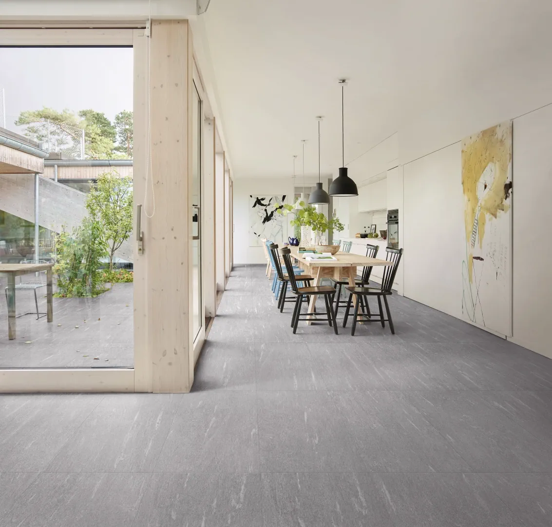 Gres Ergon CORNERSTONE ALPEN efekt beton - aranzacja w elewacji domu