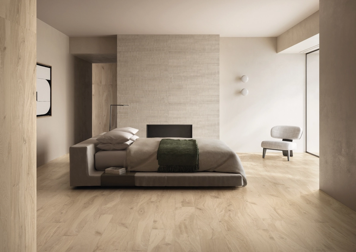 Gres Ergon I-WOOD efekt drewno - aranzacja w minimalistycznym wnetrzu