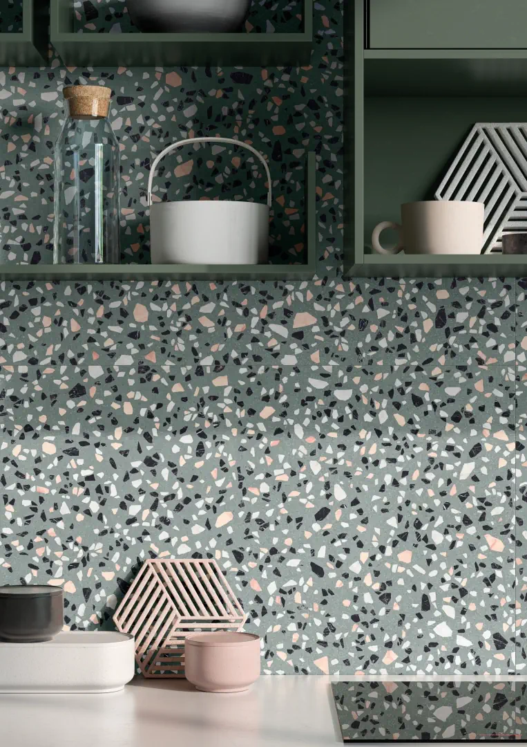 Gres Ergon MEDLEY efekt terrazzo - aranzacja w przy kominku