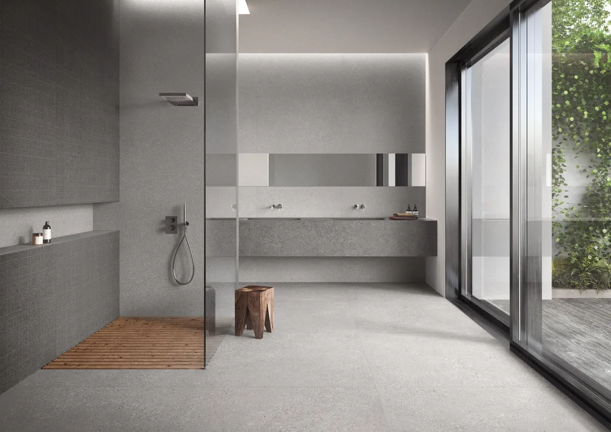 Gres Ergon GRAIN STONE efekt terrazzo - aranzacja w minimalistycznym wnetrzu