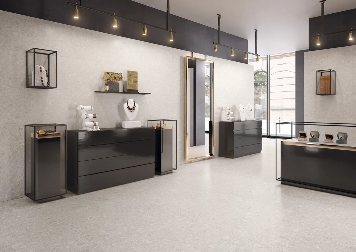 Gres Ergon LOMBARDA efekt terrazzo - aranzacja w przestronnym holu