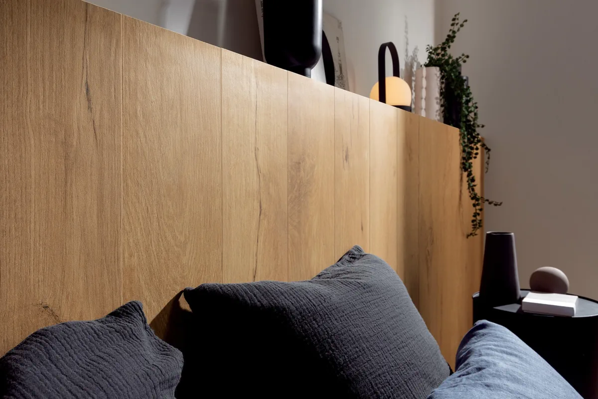 Gres Fap ROOTS efekt drewno - aranzacja w eleganckiej lazience