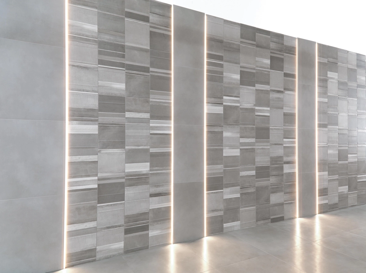 Gres Fap MILANO&FLOOR efekt beton - aranzacja w przestronnym holu