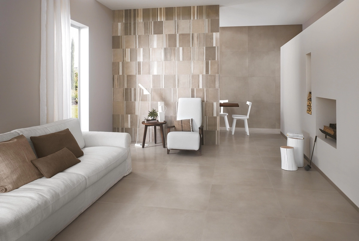 Gres Fap MILANO&FLOOR efekt beton - aranzacja w korytarzu z naturalnym swiatlem