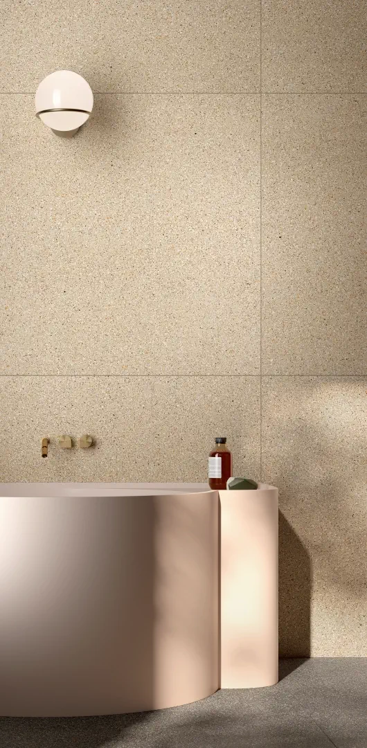 Gres Graniti Fiandre IL VENEZIANO efekt terrazzo - aranzacja w eleganckiej lazience