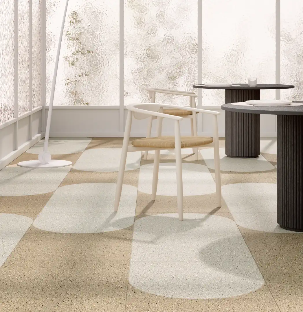Gres Graniti Fiandre IL VENEZIANO efekt terrazzo - aranzacja w nowoczesnym salonie