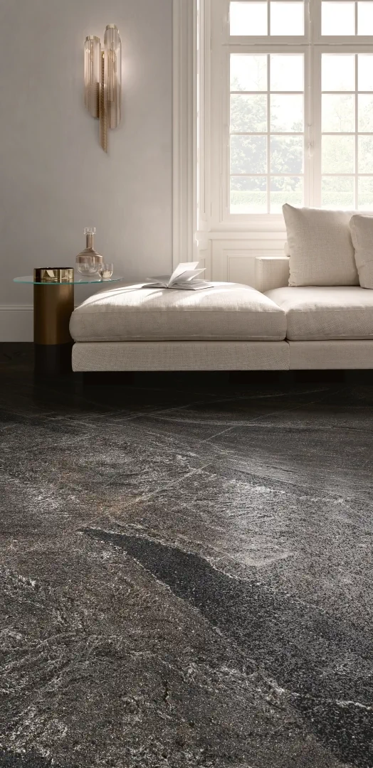 Gres Graniti Fiandre PIETRE MAXIMUM efekt kamień - aranzacja w eleganckiej lazience