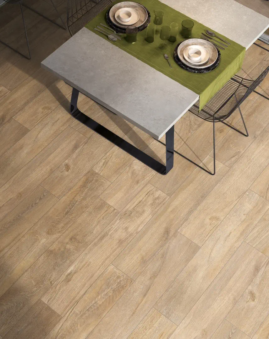 Gres Flaviker COZY efekt drewno - aranzacja w korytarzu z naturalnym swiatlem