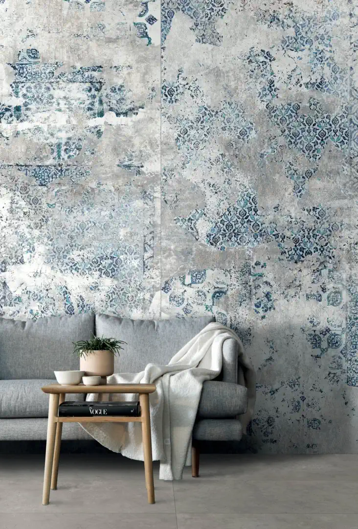 Gres Flaviker ART WALLS efekt tapeta - aranzacja w nowoczesnym salonie