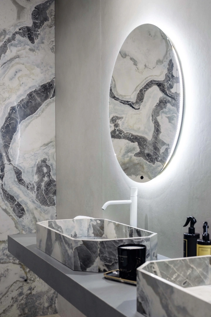 Gres Flaviker PALETTE efekt beton - aranzacja w przestronnym holu