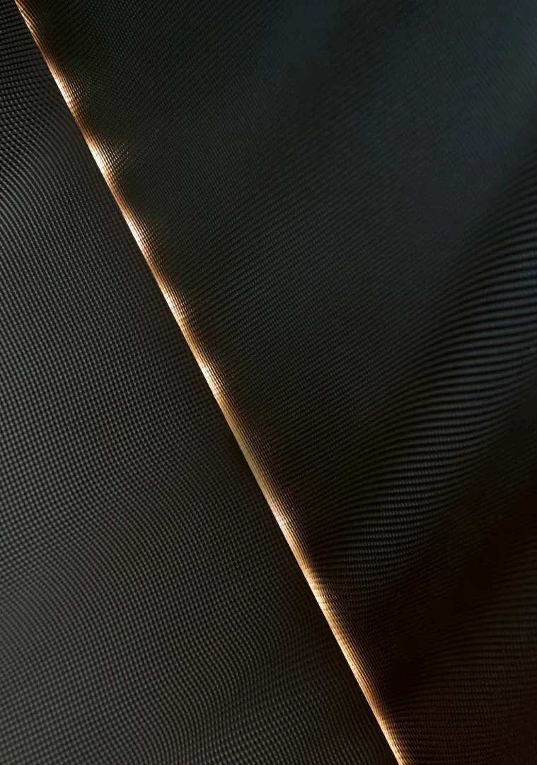 Gres Fmg LUCE efekt metal - aranzacja w nowoczesnym salonie