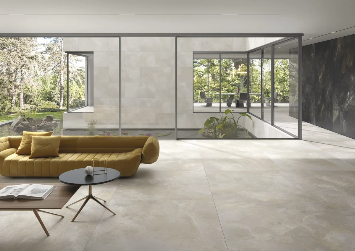 Gres Fmg ART STONE MAXFINE efekt kamień - aranzacja w korytarzu z naturalnym swiatlem