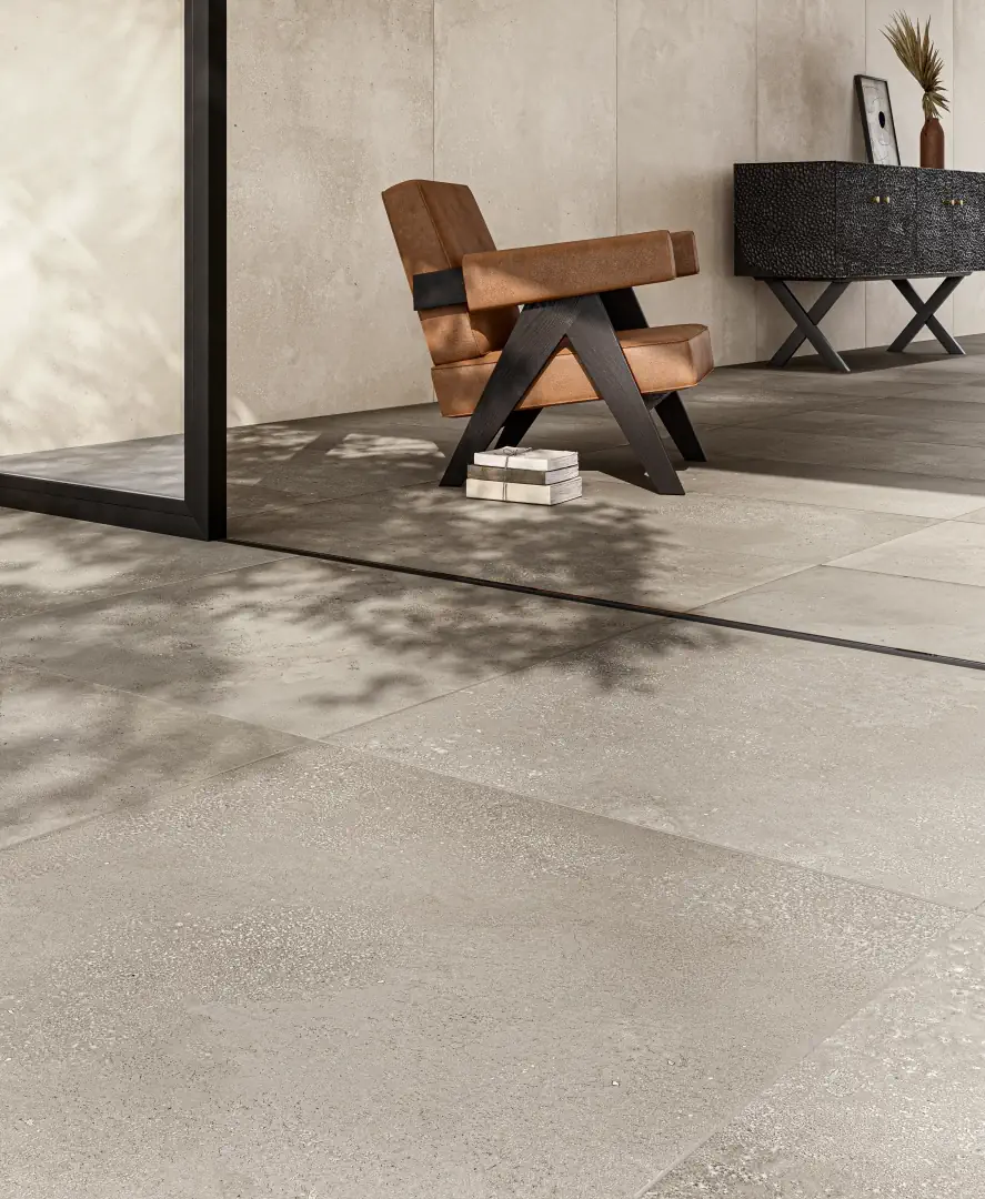 Gres Fondovalle PIGMENTO efekt beton - aranzacja w przy kominku