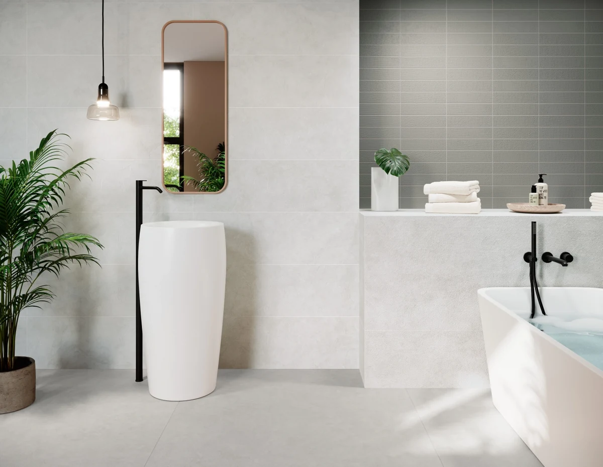 Gres Grespania SURFACE - - aranzacja w korytarzu z naturalnym swiatlem