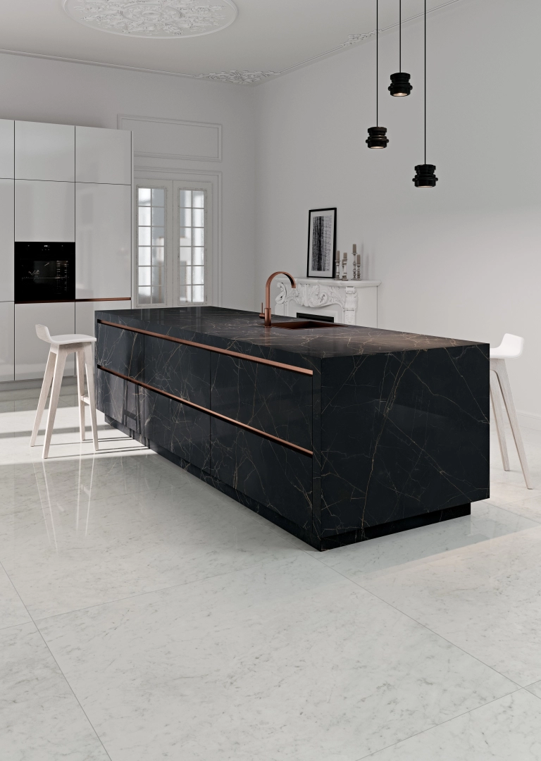 Gres Grespania NERO ARDI efekt marmur - aranzacja w eleganckiej lazience