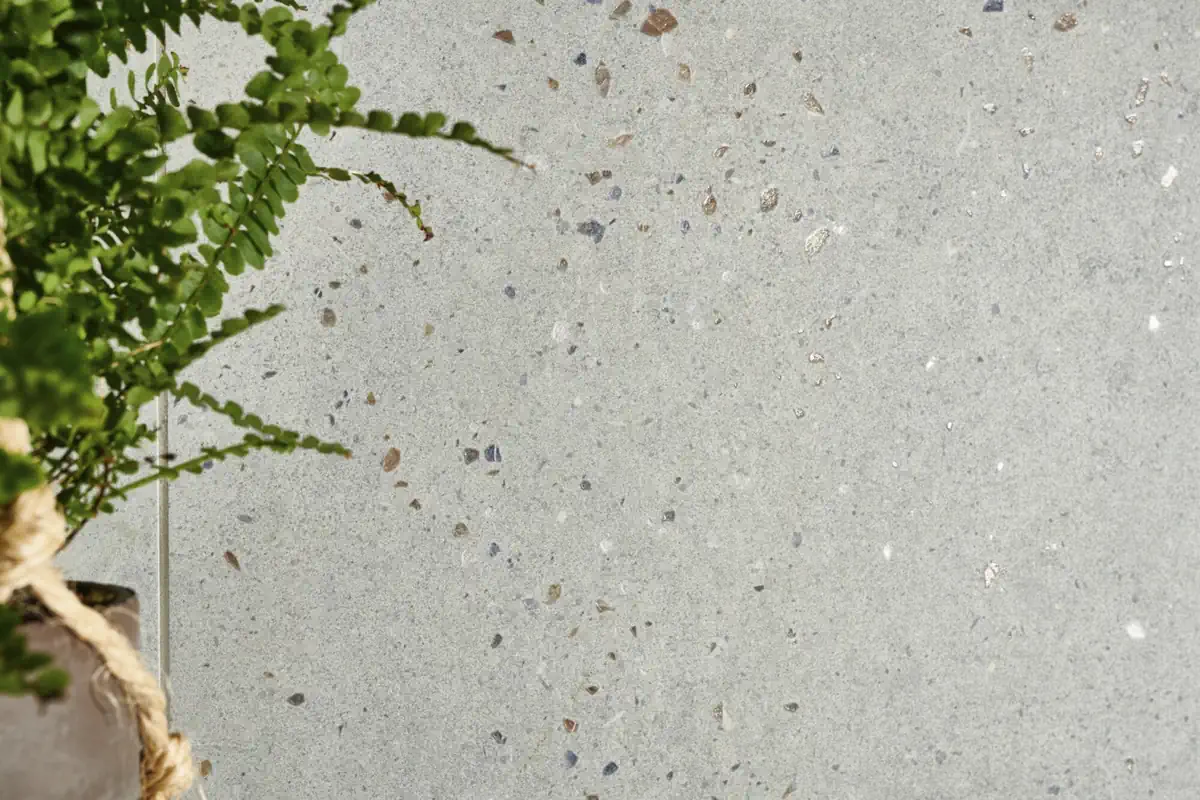 Gres Harmony SENSA efekt beton - aranzacja w eleganckiej lazience