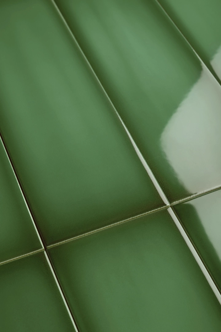 Gres Iris SLIDE efekt kolor - aranzacja w minimalistycznym wnetrzu
