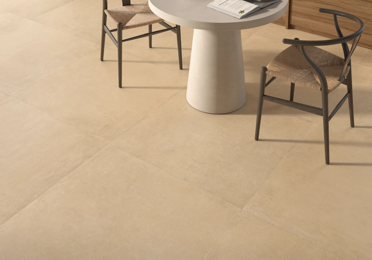 Gres Kerben TERRACOTA efekt kolor - aranzacja w przestronnym holu