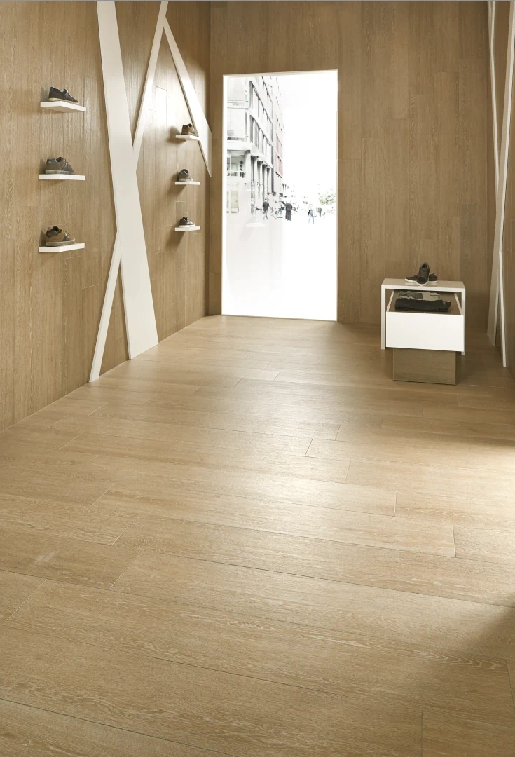 Gres Kerben SAVIA efekt drewno - aranzacja w eleganckiej lazience
