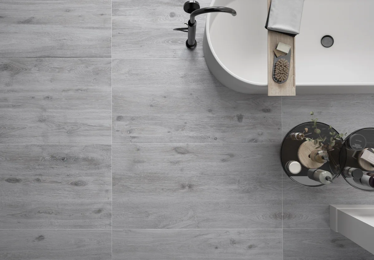 Gres Kerben NATURWOOD efekt drewno - aranzacja w przy kominku