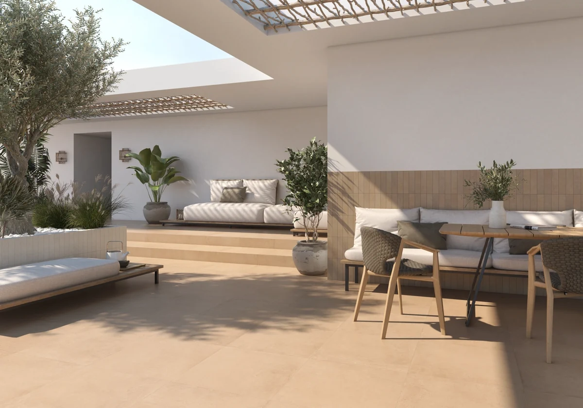 Gres Kerben TERRACOTA efekt kolor - aranzacja w korytarzu z naturalnym swiatlem