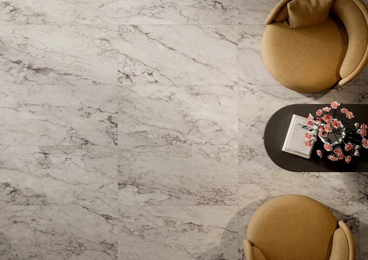 Gres La Fabbrica Ava BRECCIA CAPRAIA efekt marmur - aranzacja w eleganckiej lazience