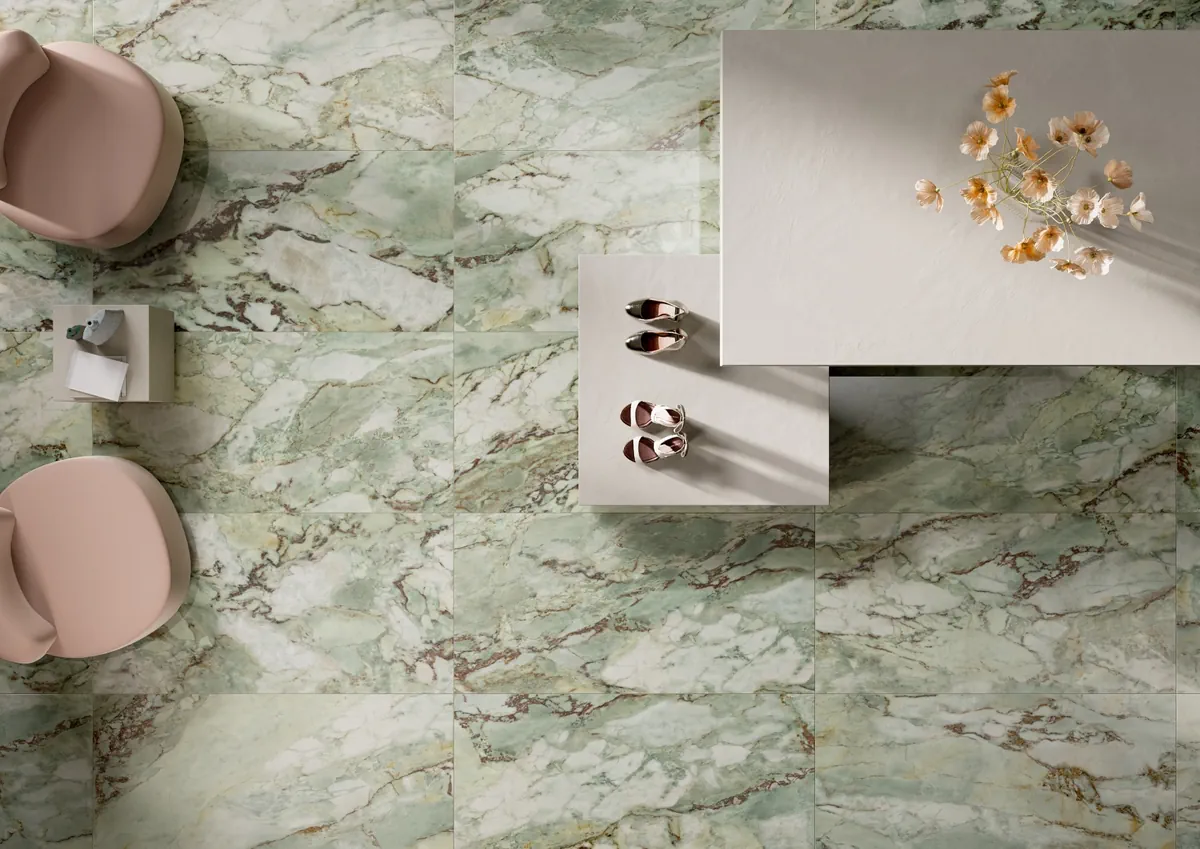 Gres La Fabbrica Ava GREEN SKY efekt marmur - aranzacja w eleganckiej lazience