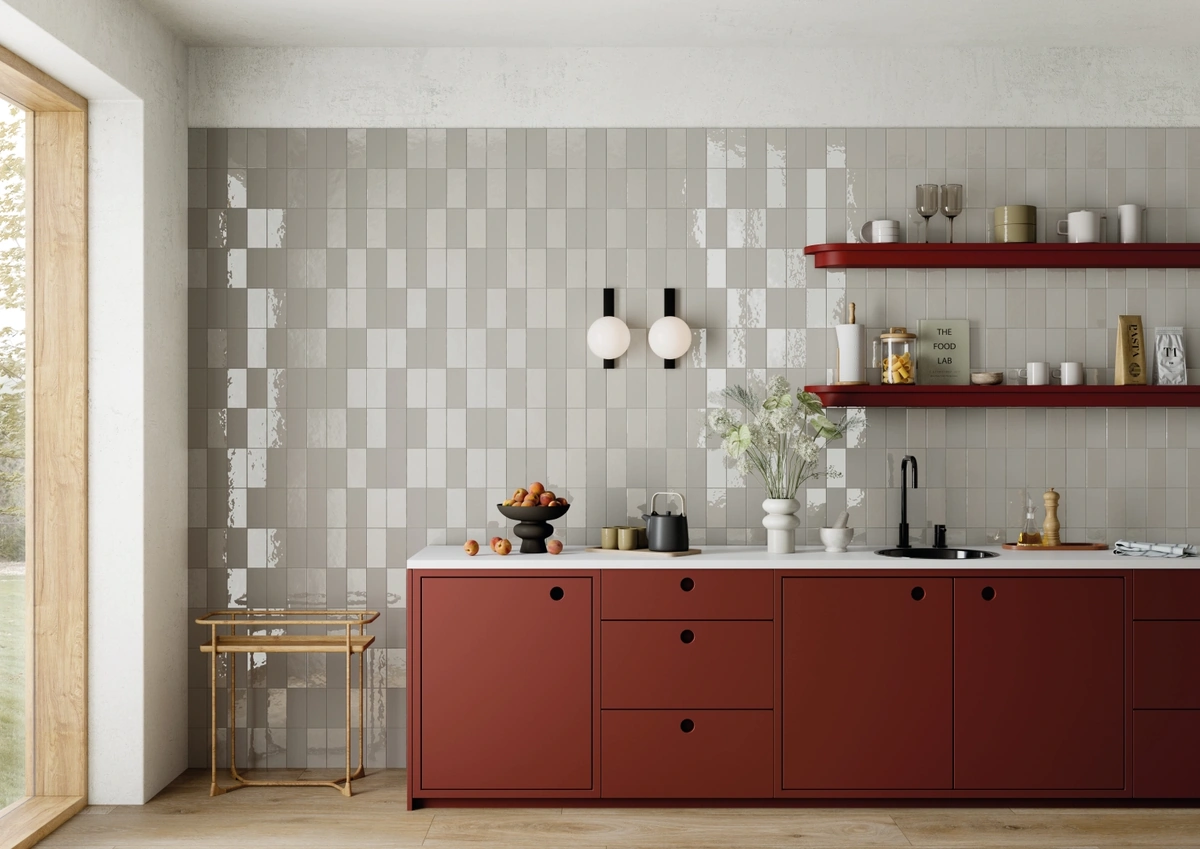 Gres La Fabbrica Ava GROOVES efekt beton - aranzacja w strefie dziennej z duzymi przeszkleniami