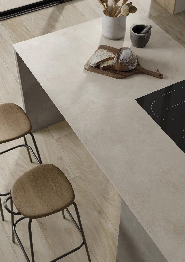 Gres La Fabbrica Ava AVASTONE efekt kamień, kolor, marmur, beton, metal, drewno - aranzacja w przy kominku