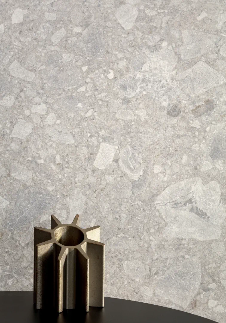 Gres Lea SIDE STONE efekt marmur - aranzacja w przestronnym holu