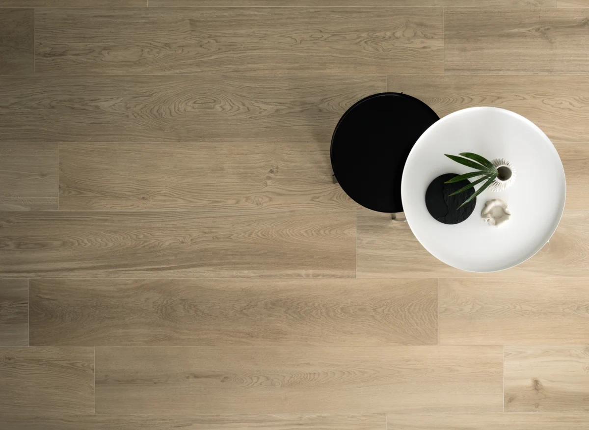 Gres Lea BIO SELECT efekt drewno - aranzacja w nowoczesnym salonie