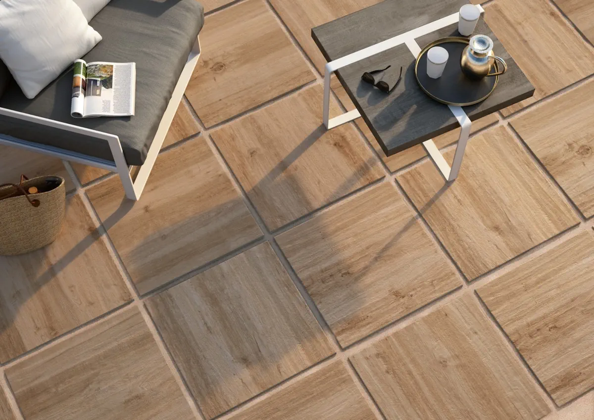 Gres Marazzi TREVERKHOME efekt drewno - aranzacja w przestronnym holu