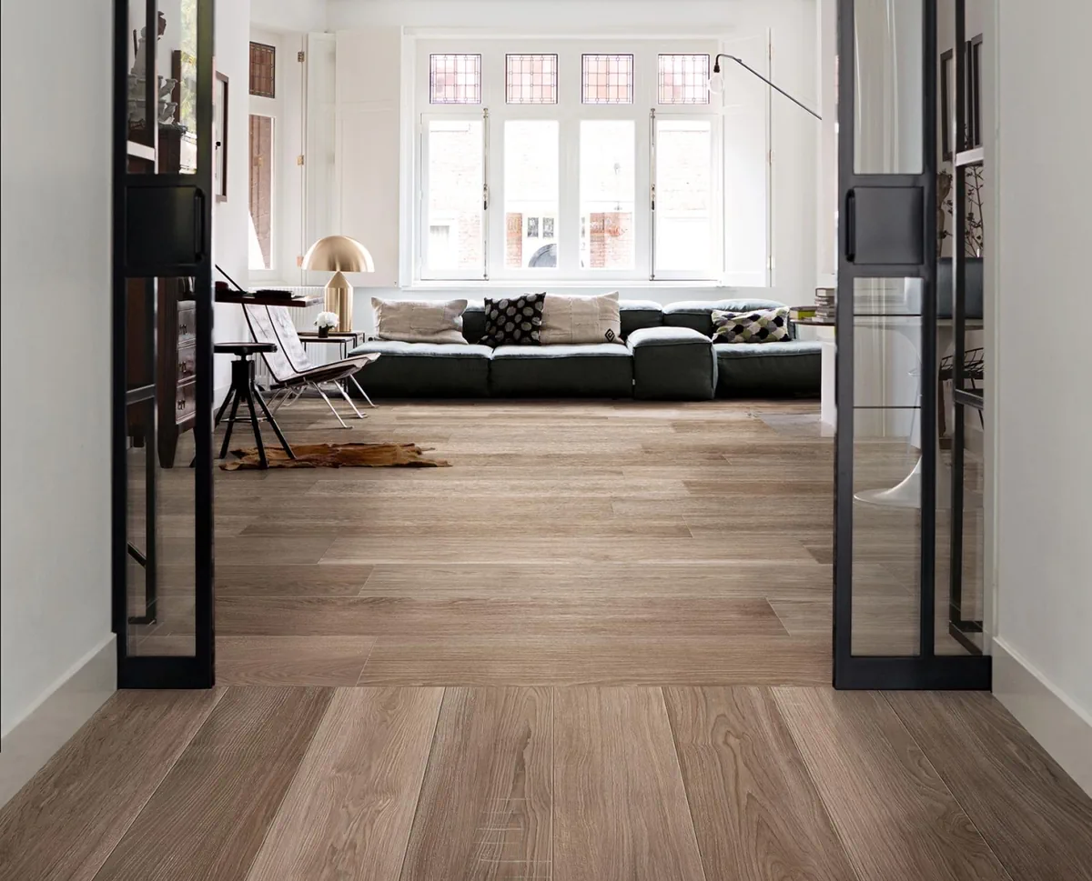 Gres Marazzi TREVERKMUST efekt drewno - aranzacja w eleganckiej lazience