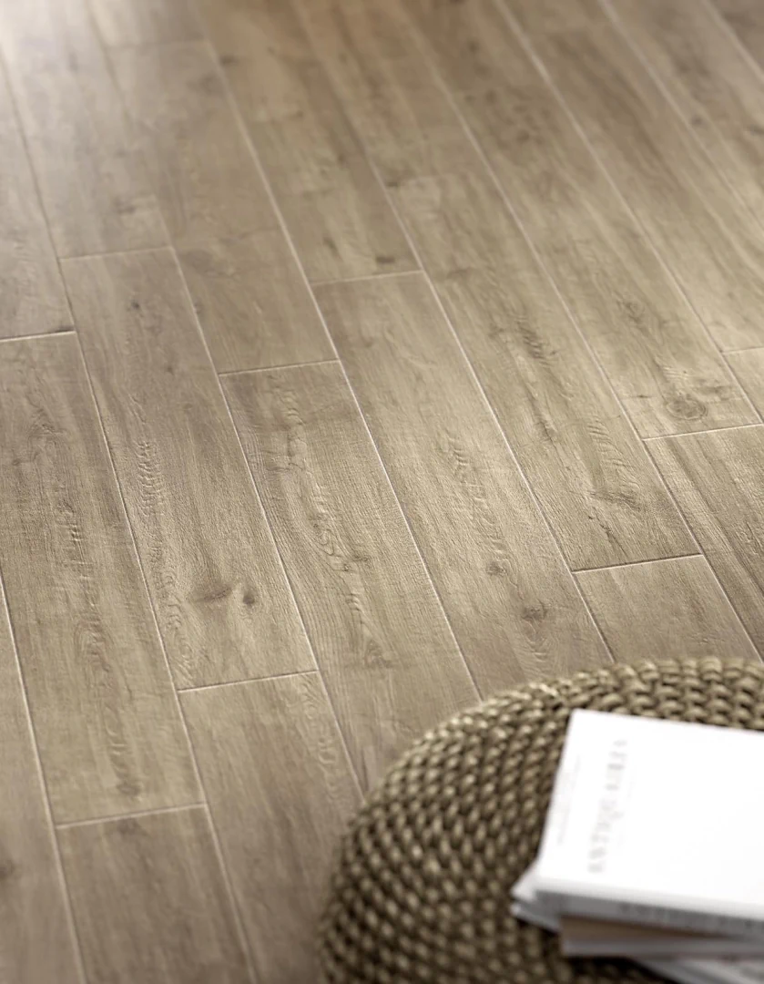 Gres Marazzi TREVERKWAY efekt drewno - aranzacja w minimalistycznym wnetrzu