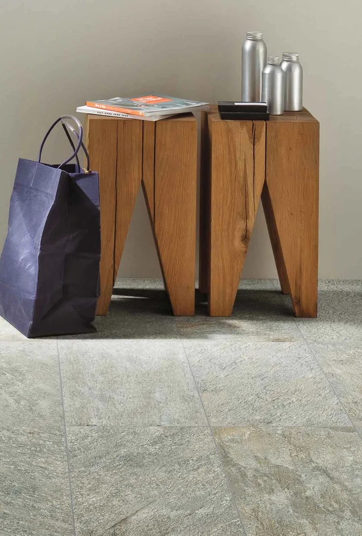 Gres Marazzi MULTIQUARTZ efekt kamień - aranzacja w elewacji domu