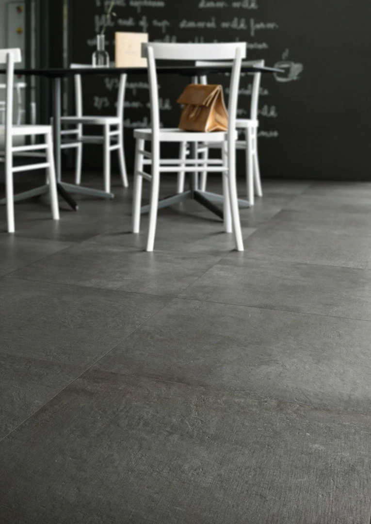 Gres Marazzi PLASTER efekt beton - aranzacja w elewacji domu